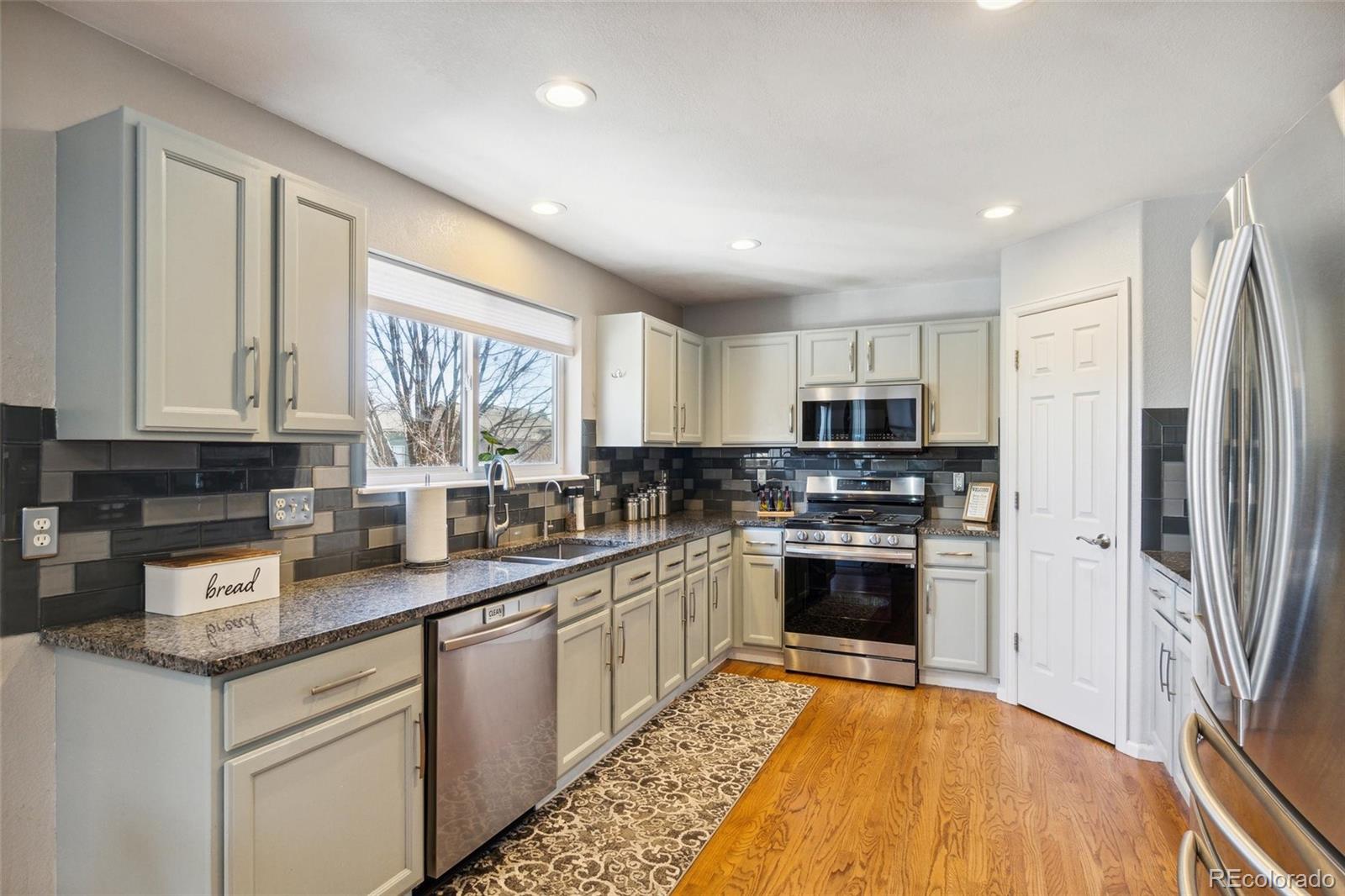 9681 Burberry Way Highlands Ranch, CO 80129 - Photo 11 of 40 Gallery Image 11