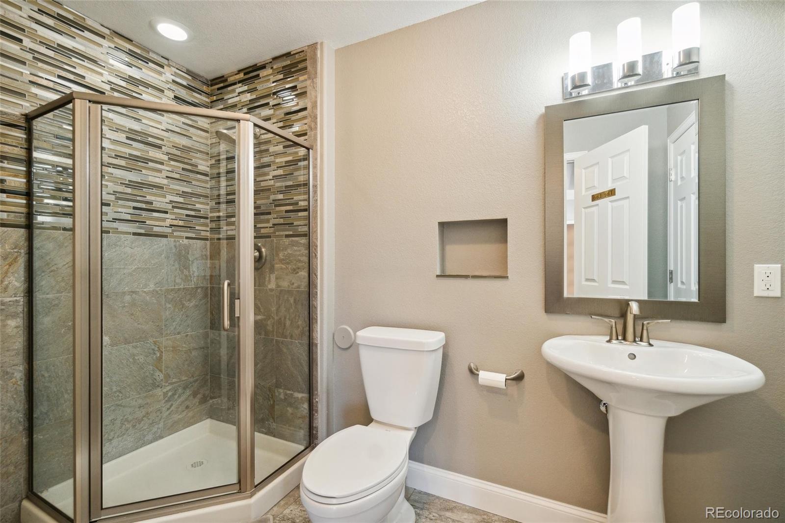 9681 Burberry Way Highlands Ranch, CO 80129 - Photo 28 of 40 Gallery Image 28