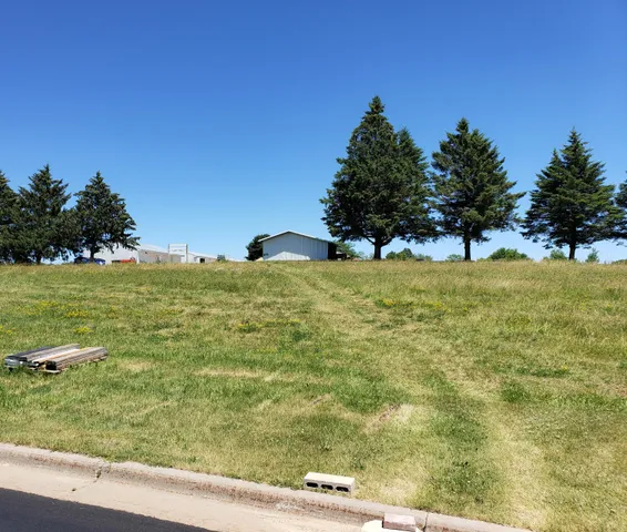 $49,900 | Lot 30 16th Fairway Drive, Viroqua, WI 54665