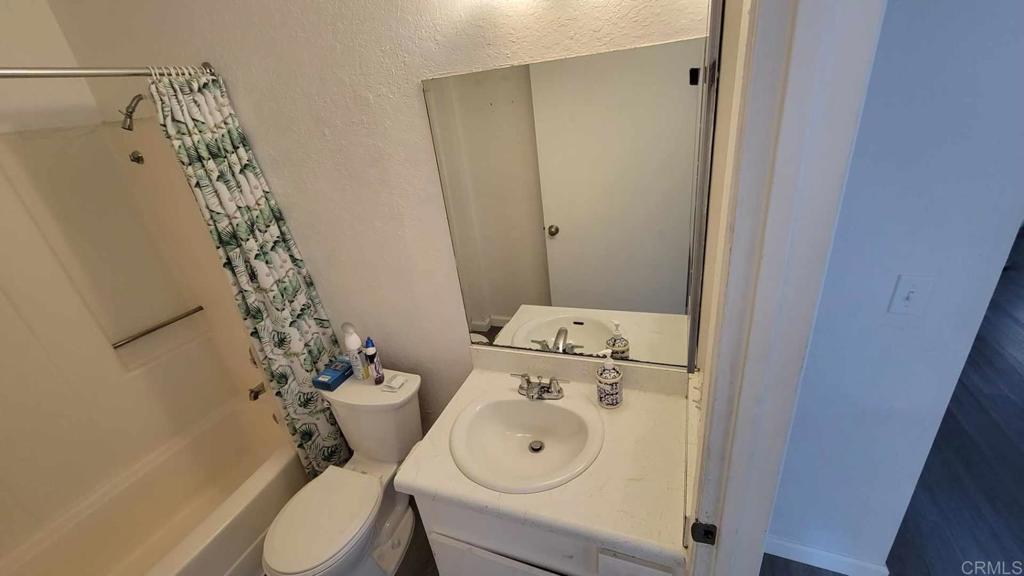 742 A Street, Unit 15 Ramona, CA 92065 - Photo 9 of 19 Full Bathroom