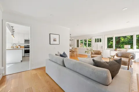 $1,695,000 | 11 Amberwood Lane, San Anselmo, CA 94960