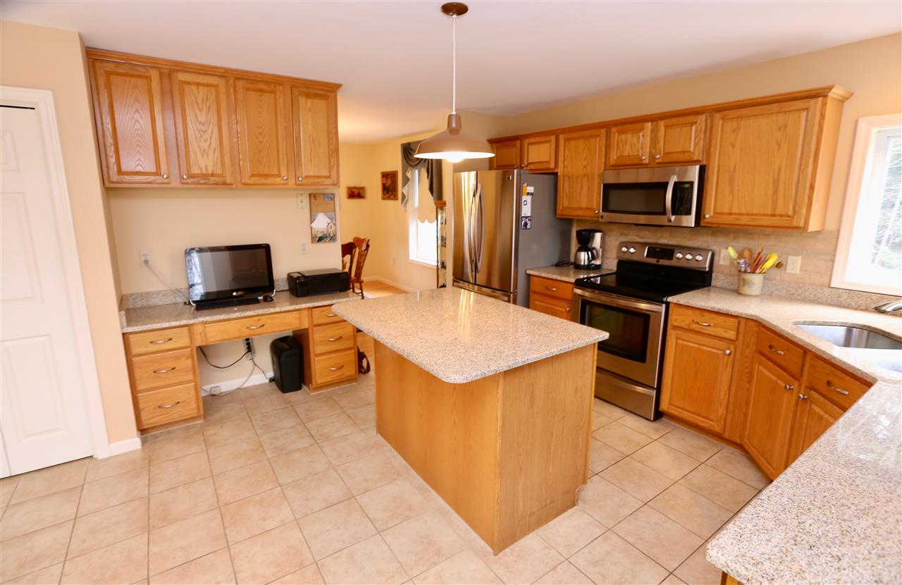48 Tyler Drive Goffstown, NH 03045 - Photo 12 of 37