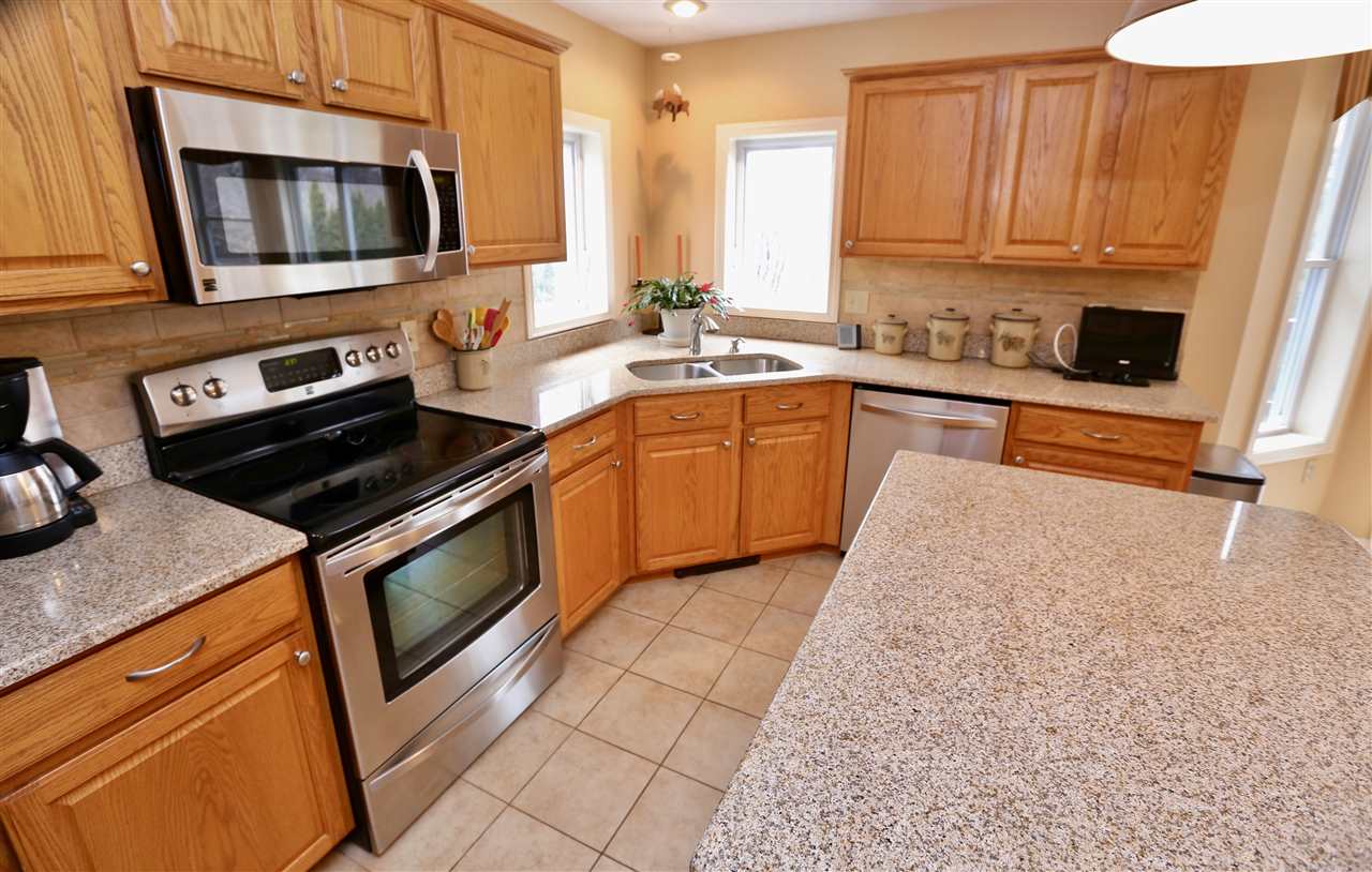 48 Tyler Drive Goffstown, NH 03045 - Photo 13 of 37