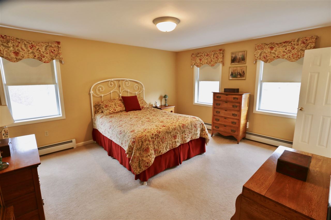 48 Tyler Drive Goffstown, NH 03045 - Photo 18 of 37