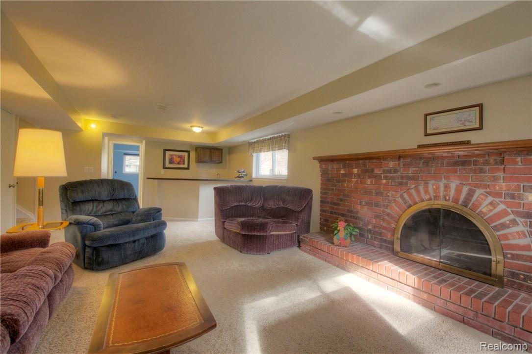 46675 Maidstone Road Canton, MI 48187 - Photo 21 of 41 22 FR.jpg