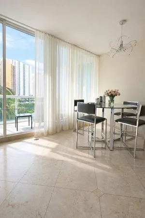 $4,700 | 16400 Collins Avenue, Unit 442, Sunny Isles Beach, FL 33160