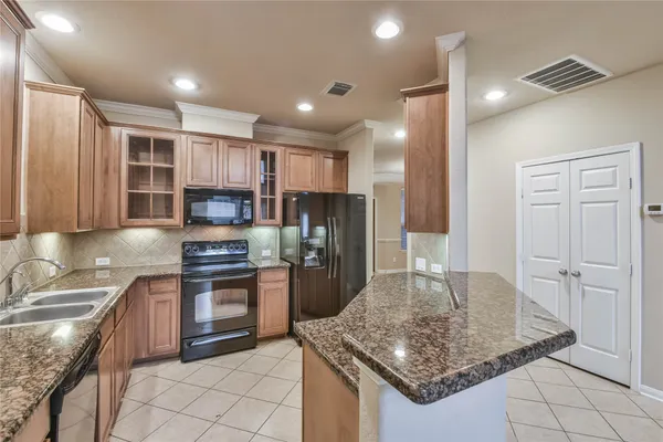 $2,500 | 1135 Glenwood Canyon Lane, Houston, TX 77077