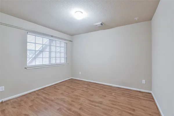 $2,500 | 1135 Glenwood Canyon Lane, Houston, TX 77077