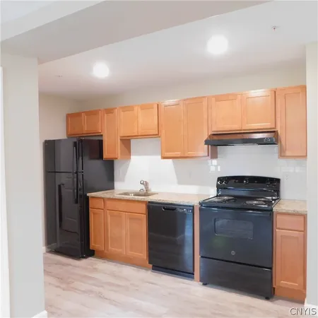 $1,300 | 413 South Main Street, Clay, NY 13212