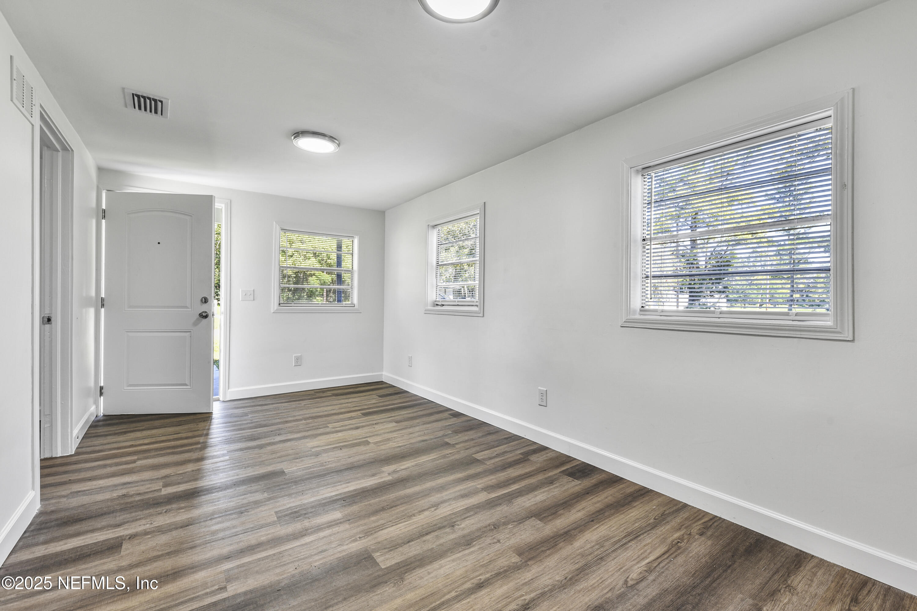 123 Mccallman Road Jacksonville, FL 32218 - Photo 45 of 62 Unit 136 Family Room