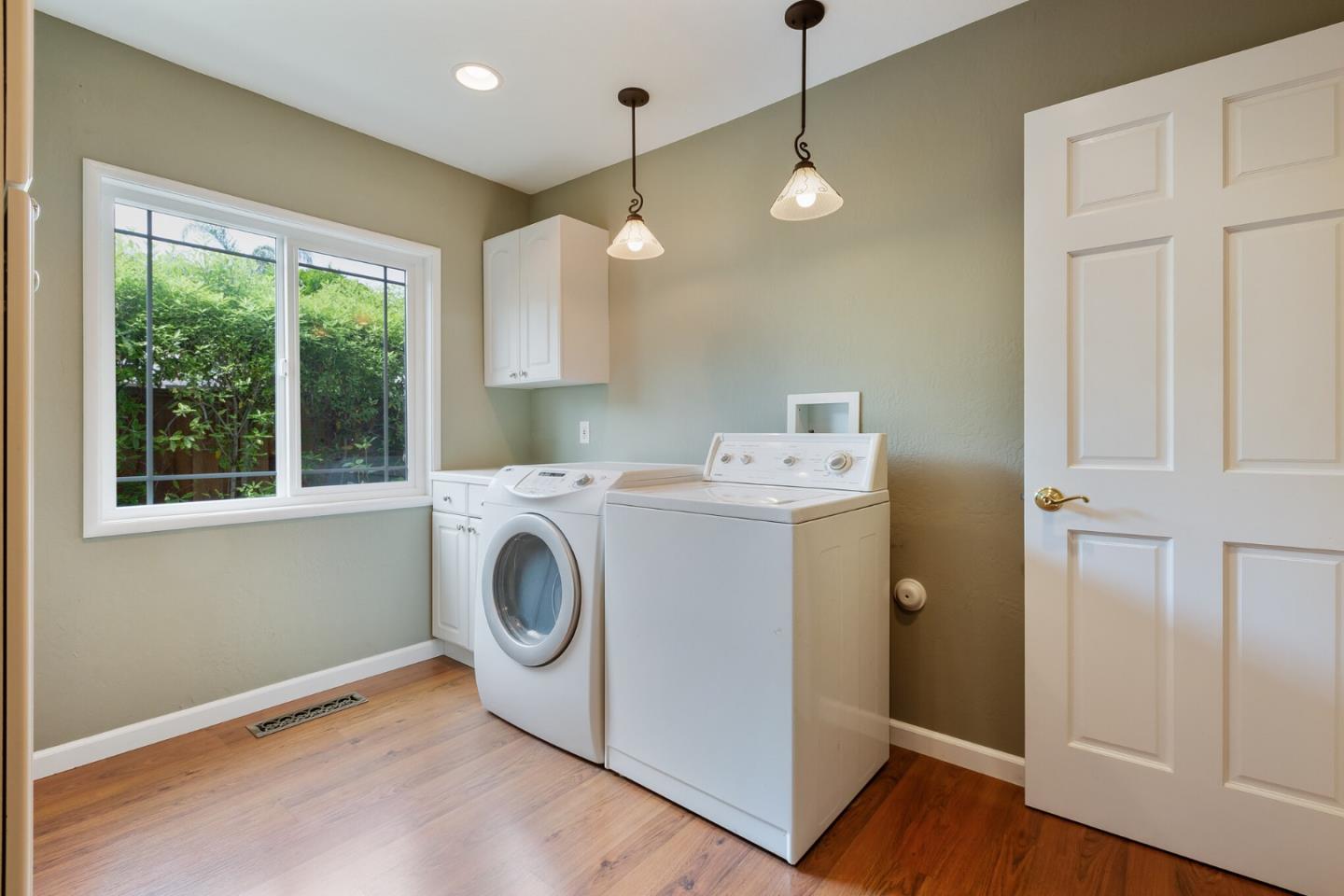 645 Chapman Drive Campbell, CA 95008 - Photo 13 of 33 a utility room with dryer and washer