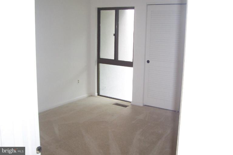 11614 Newbridge Court Reston, VA 20191 - Photo 15 of 16 a view of an empty room
