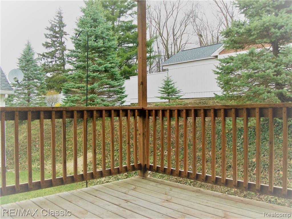 809 Nelson's Ridge Drive, Unit 7 Howell, MI 48843 - Photo 21 of 23 103_1729.jpg