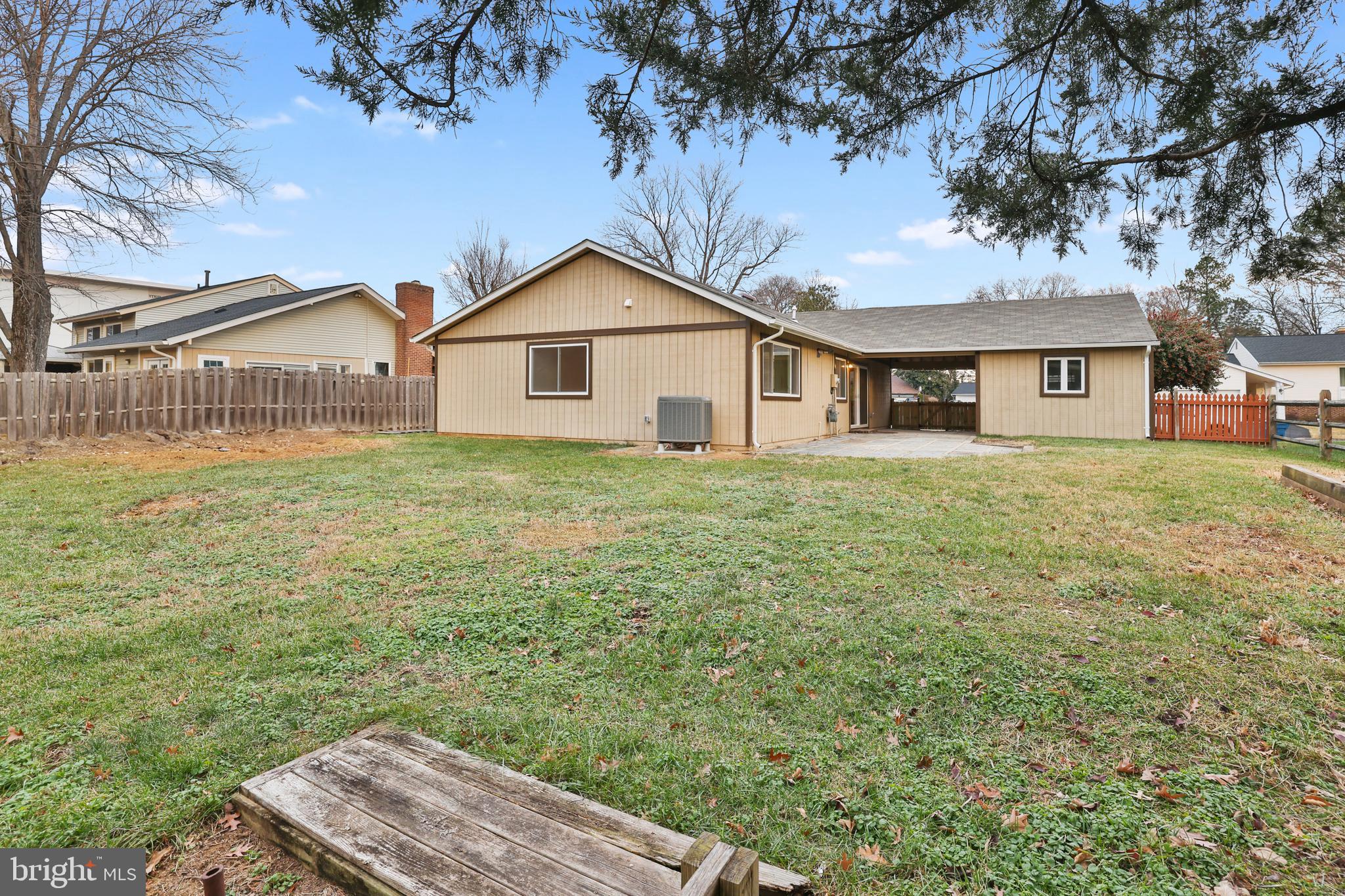 36 Thrush Road Sterling, VA 20164 - Photo 5 of 35 a view of a house with a yard