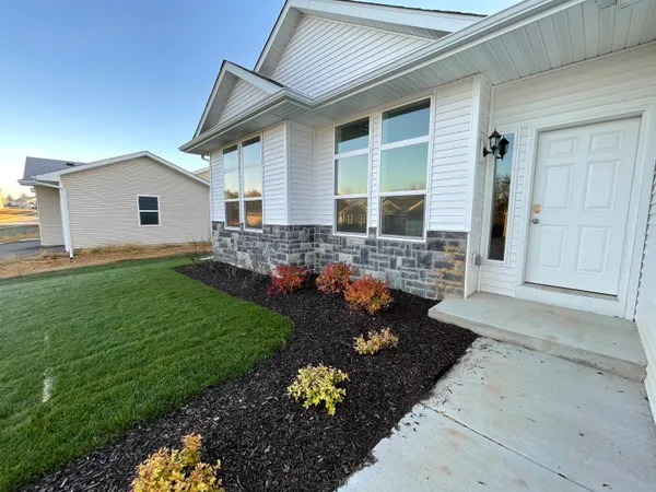 $437,900 | 318 Julie, Belleville, WI 53508