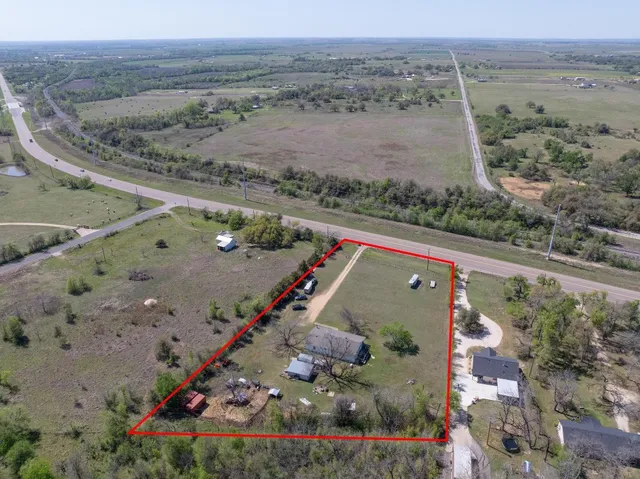 $350,000 | 20311 State Highway 95, Holland, TX 76534