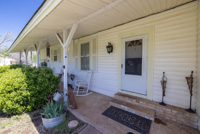 $350,000 | 20311 State Highway 95, Holland, TX 76534
