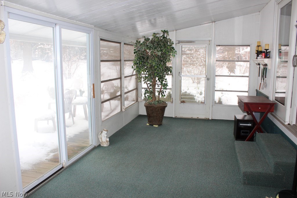 5786 Dailey Road New Franklin, OH 44319 - Photo 25 of 33 30x10 3 season sun room is off of family room*