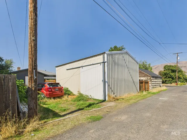 $345,000 | 705 12th Street, Clarkston, WA 99403