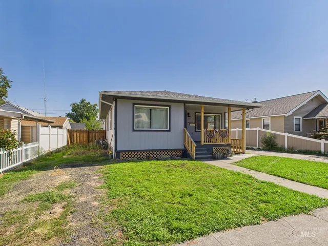 $335,000 | 705 12th Street, Clarkston, WA 99403