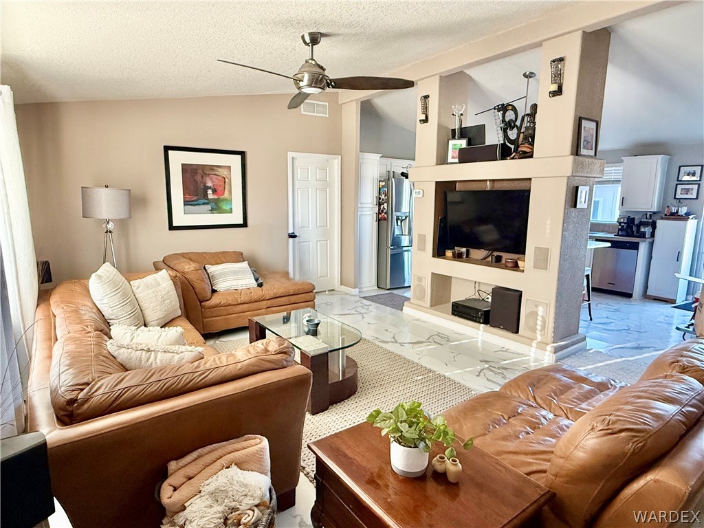1694 Elgin Road Golden Valley, AZ 86413 - Photo 5 of 37
