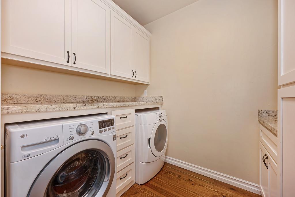 3557 Val Verde Road Loomis, CA 95650 - Photo 24 of 71 a utility room with dryer and washer