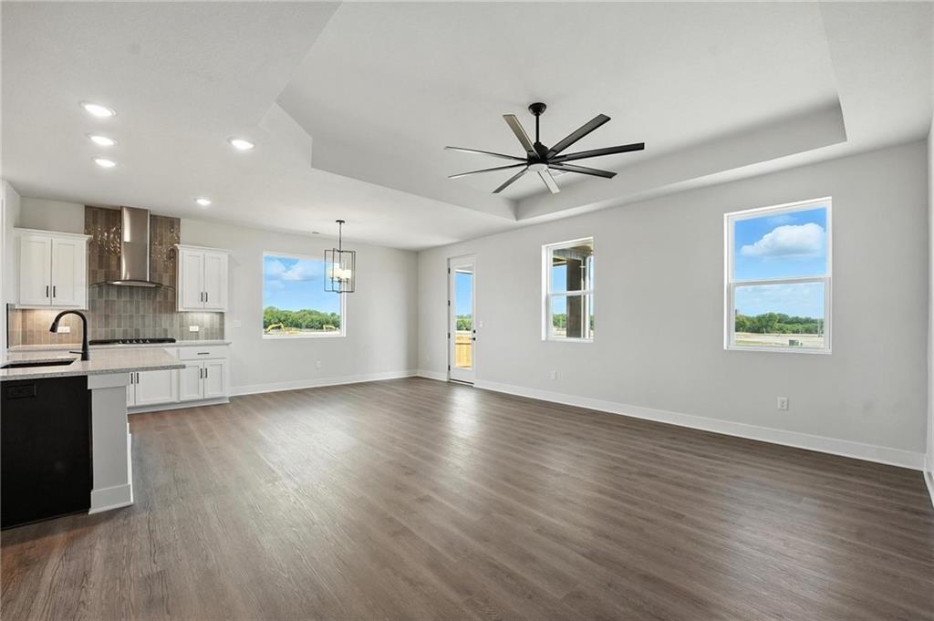 20680 Skyview Lane Spring Hill, KS 66083 - Photo 3 of 5