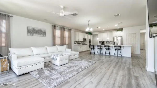 $2,550 | 21969 North 98th Lane, Peoria, AZ 85383