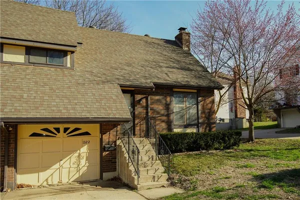 $169,900 | 1322 West 24TH Street South, Independence, MO 64052
