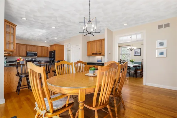 $1,199,000 | 294 Sylvan Court, North Kingstown, RI 02874