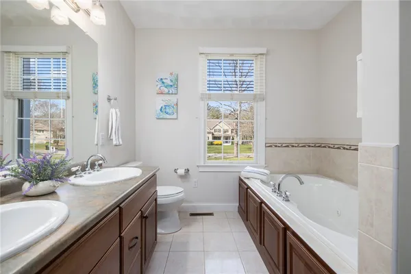 $1,199,000 | 294 Sylvan Court, North Kingstown, RI 02874