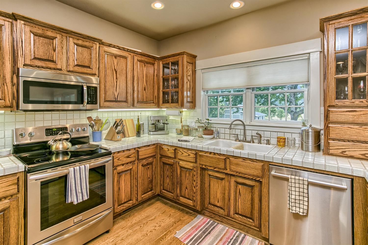 1550 Applegate Street Jacksonville, OR 97530 - Photo 7 of 35 Additional Photo