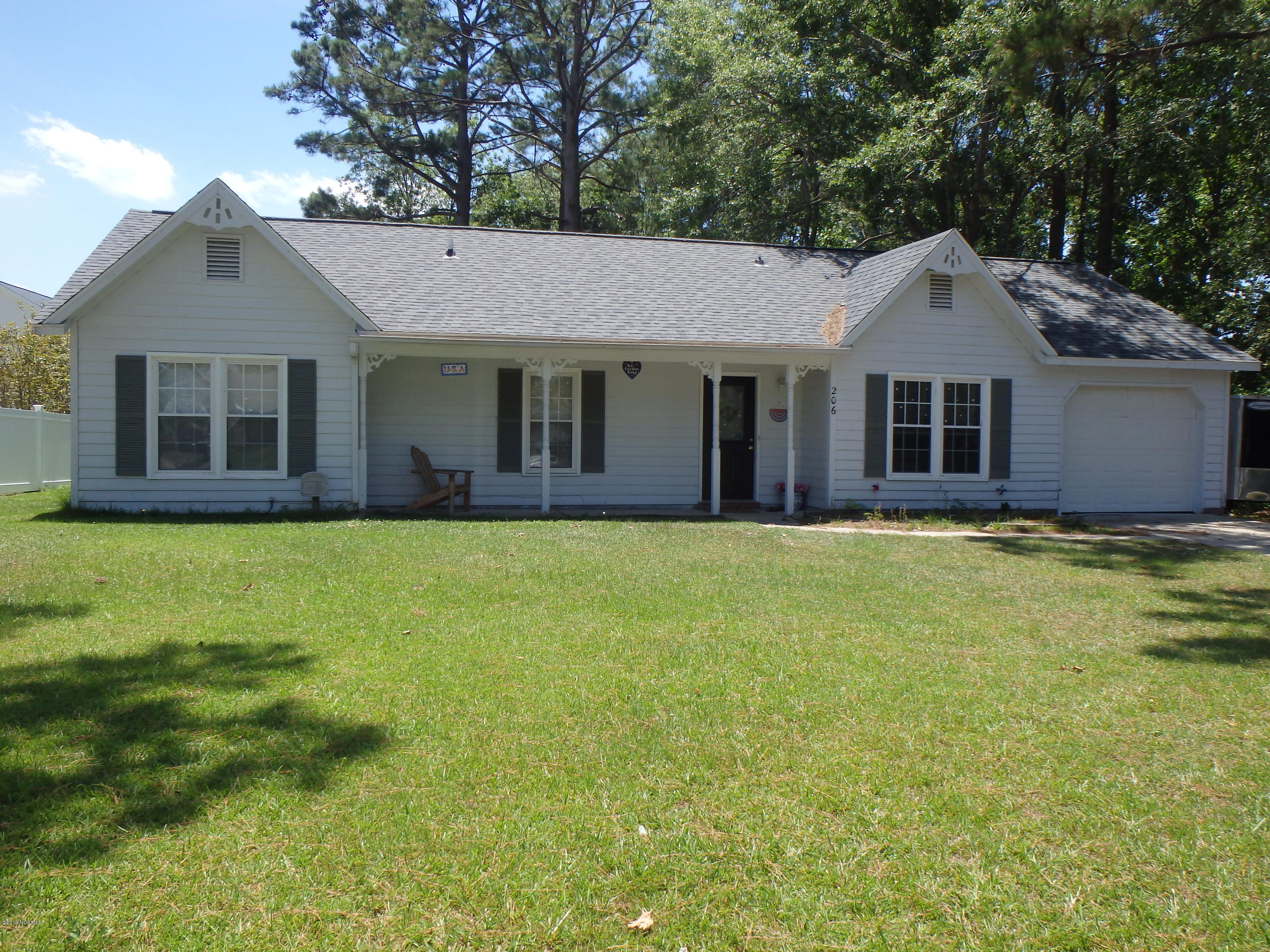 206 Balsam Road Jacksonville, NC 28546 - Photo 1 of 3 Front of House