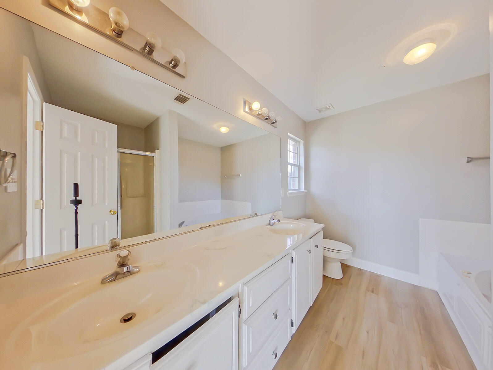 304 Summerfield Circle Grovetown, GA 30813 - Photo 12 of 24 8-Primary Bathroom (62)