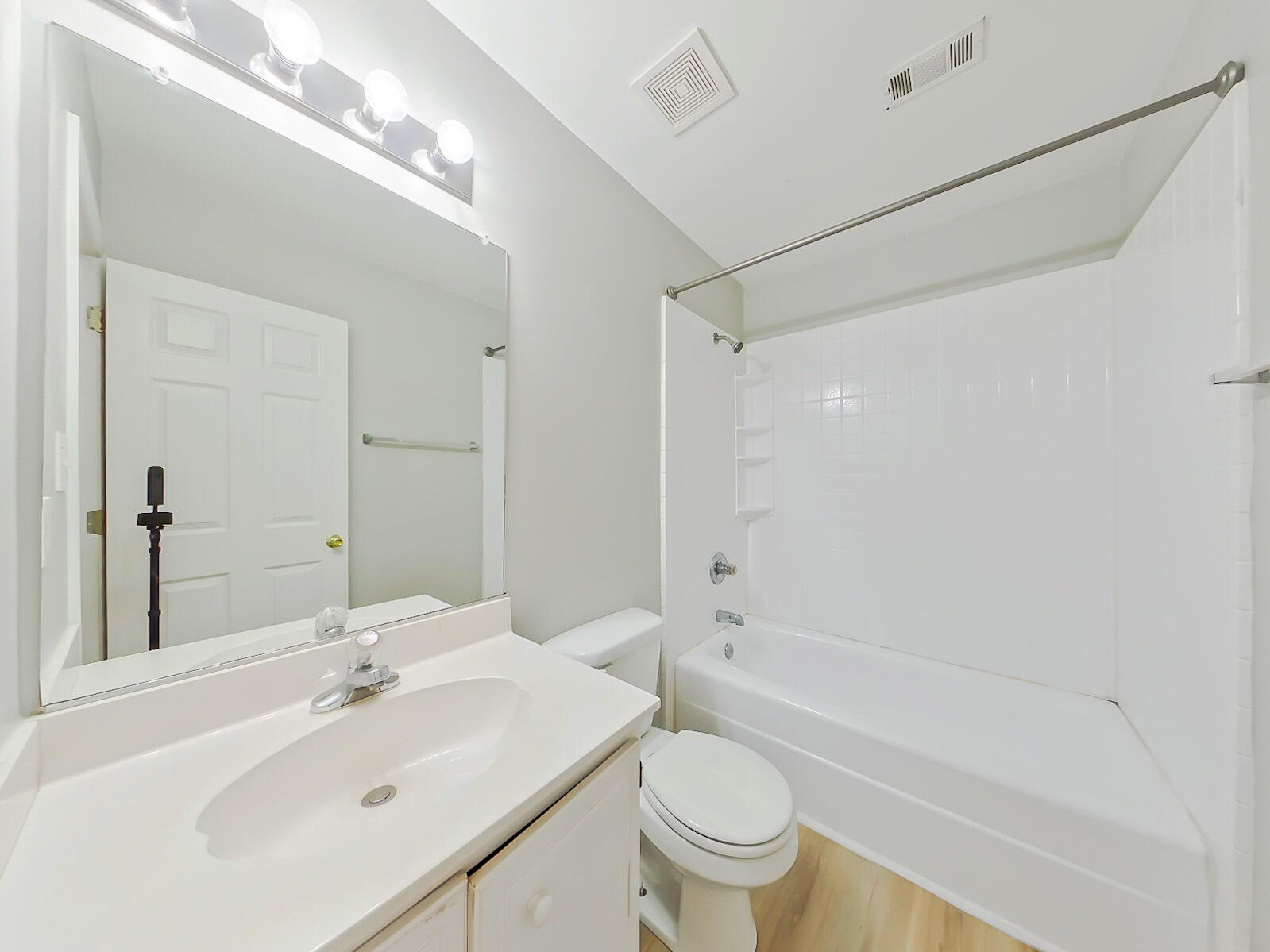 304 Summerfield Circle Grovetown, GA 30813 - Photo 19 of 24 20-Bathroom 2 (3)