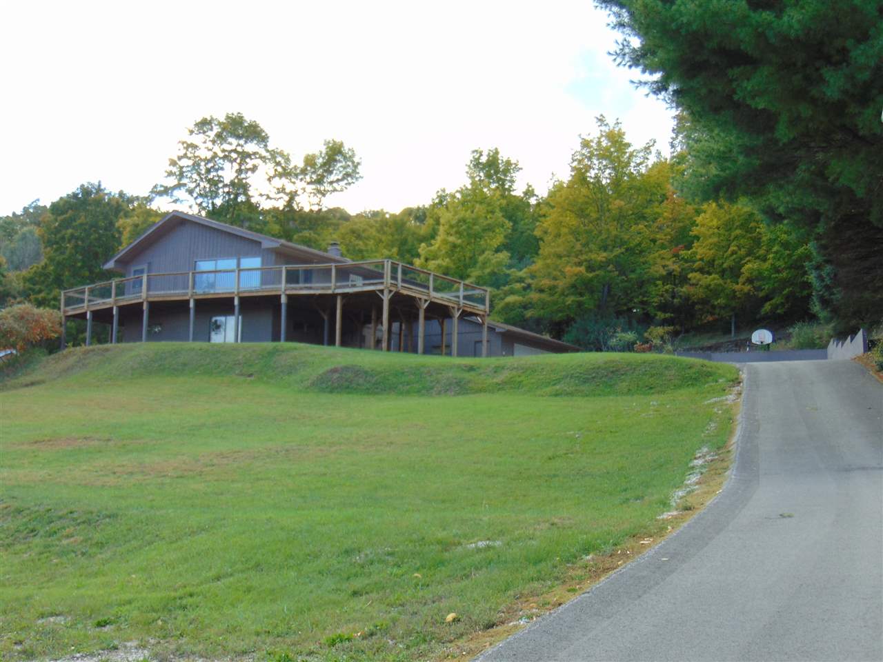 7954 South Schomberg Road Cedar, MI 49621 - Photo 26 of 34 1853617-25.JPG