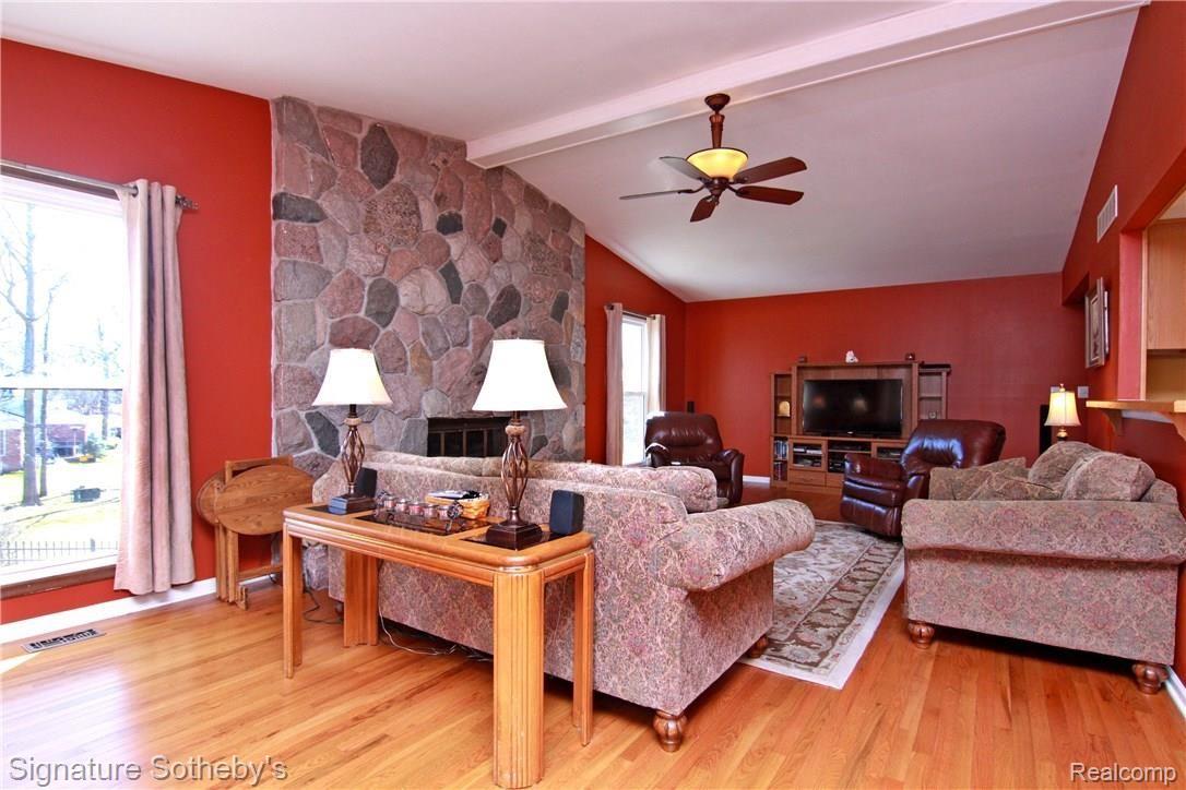2861 Kilburn Court Rochester, MI 48306 - Photo 11 of 33 6 (4).jpg