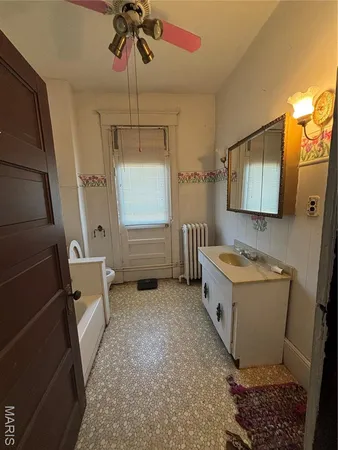 $139,000 | 511 South Washington Street, McLeansboro, IL 62859