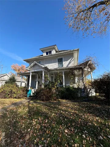 $145,000 | 511 South Washington Street, McLeansboro, IL 62859