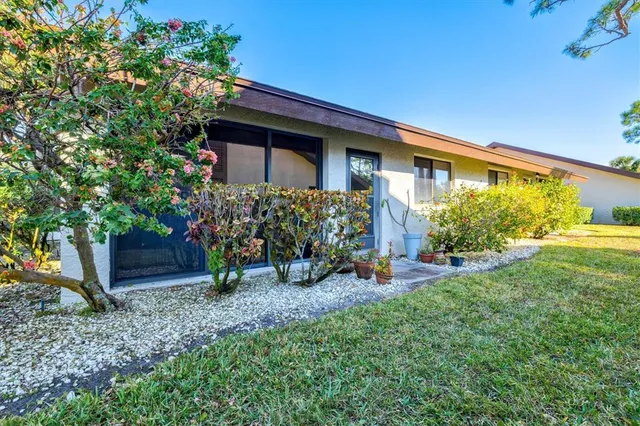 $329,500 | 3129 Windrush Bourne, Unit 56, Sarasota, FL 34235