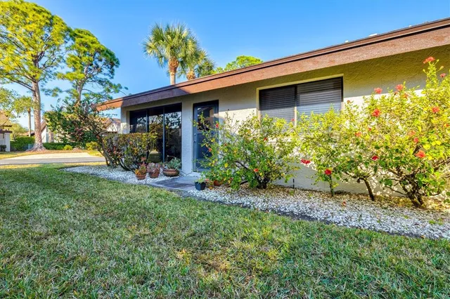 $329,500 | 3129 Windrush Bourne, Unit 56, Sarasota, FL 34235