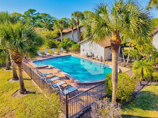 $329,500 | 3129 Windrush Bourne, Unit 56, Sarasota, FL 34235