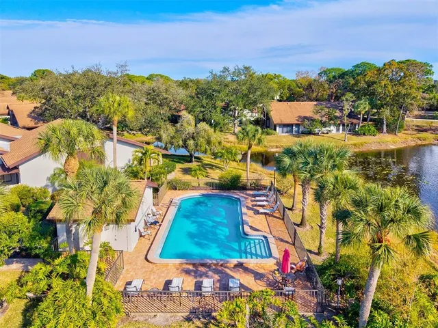 $329,500 | 3129 Windrush Bourne, Unit 56, Sarasota, FL 34235