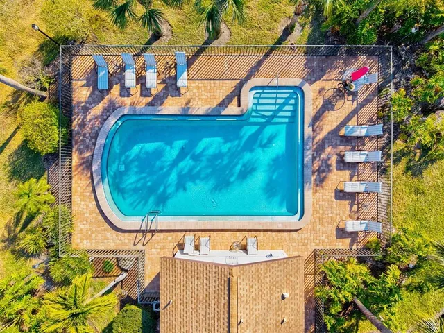 $329,500 | 3129 Windrush Bourne, Unit 56, Sarasota, FL 34235