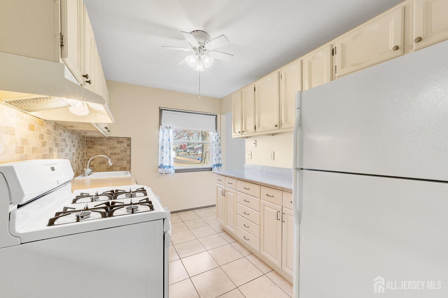 11 Wellesley Road Parlin, NJ 08859 - Photo 14 of 22 Gallery Image 14