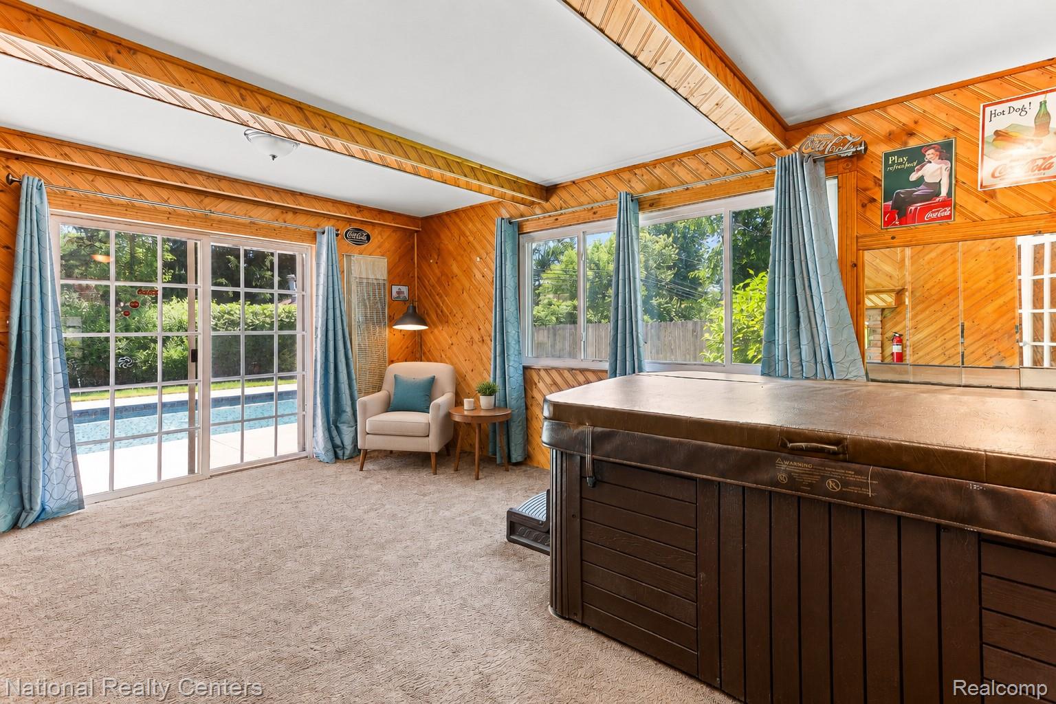 23950 Meadowbrook Road Novi, MI 48375 - Photo 14 of 39 Family Room Meadowbrook.jpg
