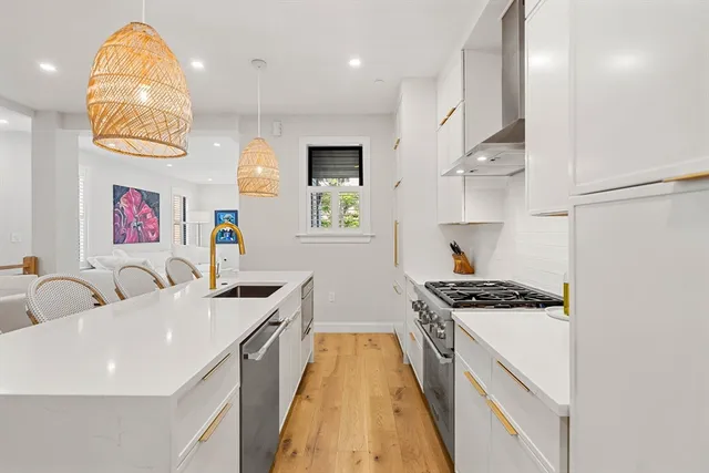 $1,549,000 | 722 East 5th Street, Boston, MA 02127