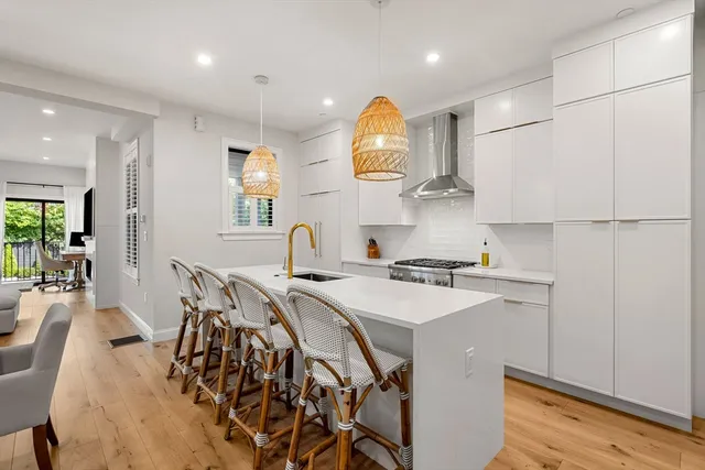 $1,549,000 | 722 East 5th Street, Boston, MA 02127