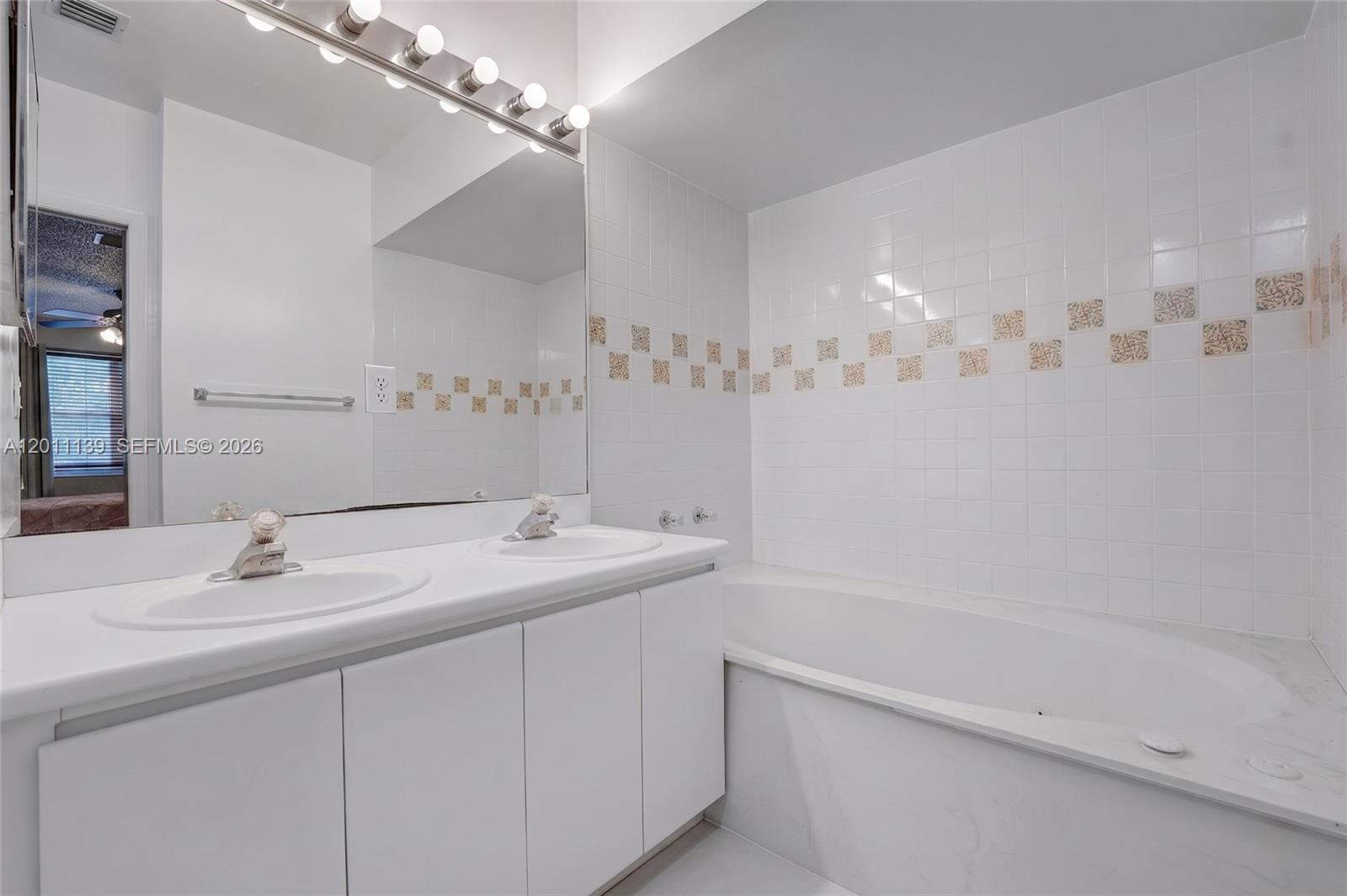 595 Racquet Club Road, Unit 7419 Weston, FL 33326 - Photo 12 of 43