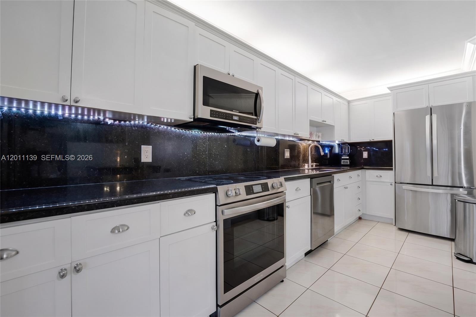 595 Racquet Club Road, Unit 7419 Weston, FL 33326 - Photo 5 of 43